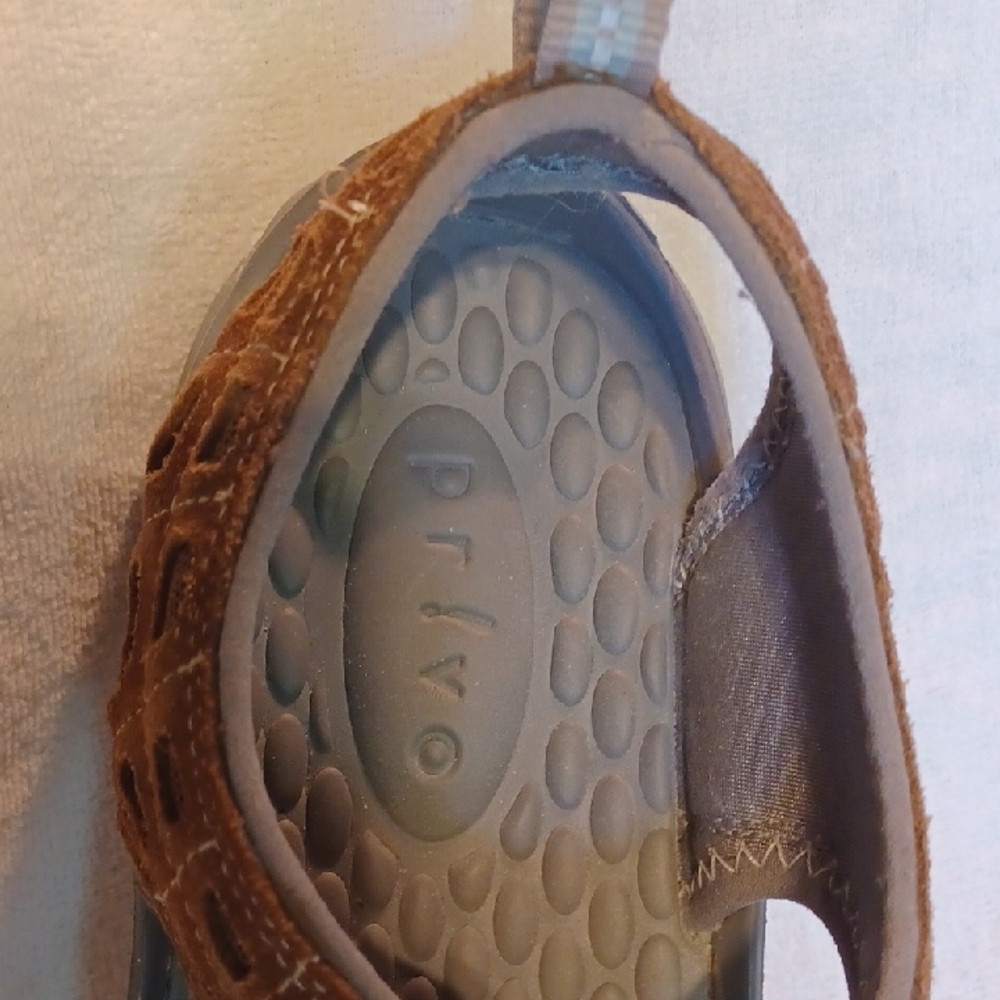 Clarks Privo Brown Sandals with Textured Sole Size 10 - Picture 3 of 5